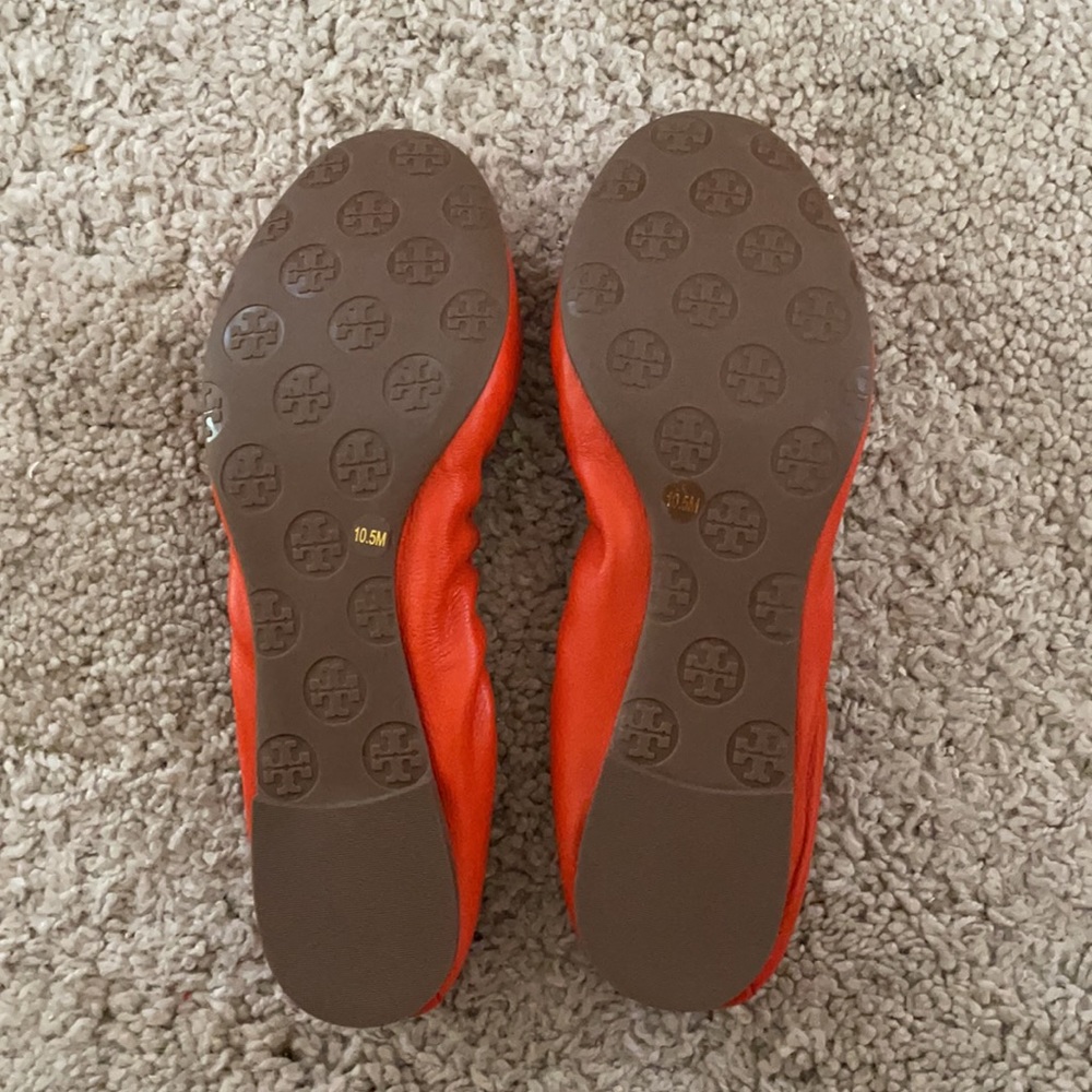 Tory Burch Orange Flats with Gold Accents - Picture 4 of 8